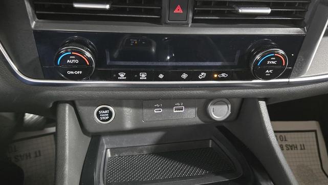 Photo of 2023 Super Black Nissan Rogue
