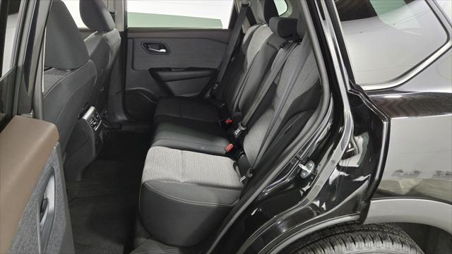 Photo of 2023 Super Black Nissan Rogue