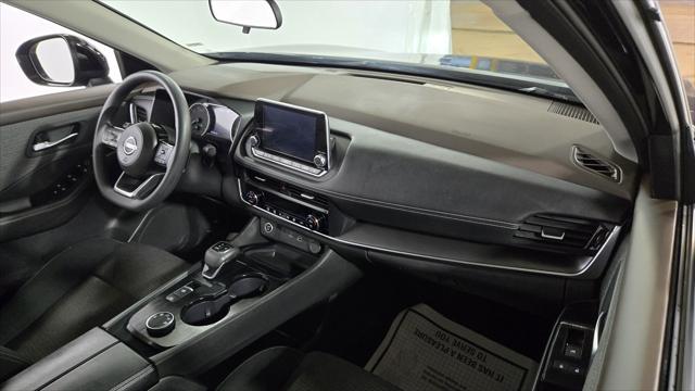 Photo of 2023 Super Black Nissan Rogue