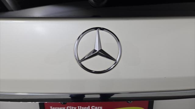 Photo of 2016 White Mercedes-Benz GLE-Class