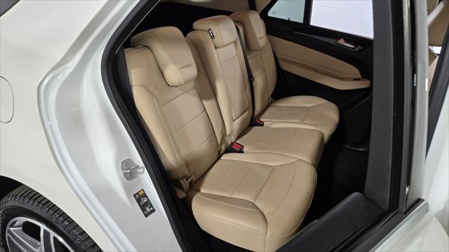 Photo of 2016 White Mercedes-Benz GLE-Class