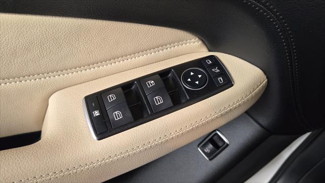 Photo of 2016 White Mercedes-Benz GLE-Class