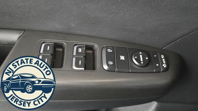 Photo of 2017 Pacific Blue Kia Sportage