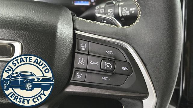 Photo of 2023 Diamond Black Crystal Pearlcoat Jeep Grand Cherokee 4xe