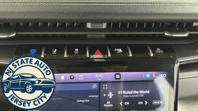 Photo of 2023 Diamond Black Crystal Pearlcoat Jeep Grand Cherokee 4xe