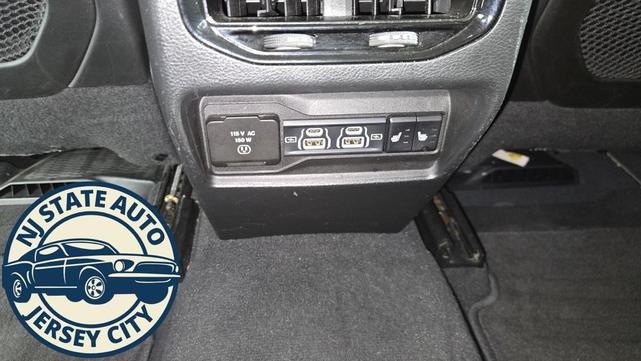 Photo of 2023 Diamond Black Crystal Pearlcoat Jeep Grand Cherokee 4xe
