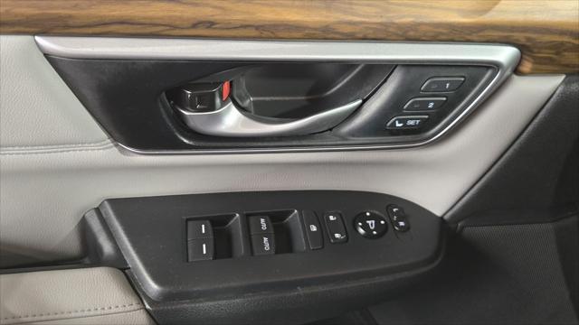 Photo of 2017 Burgundy Honda CR-V