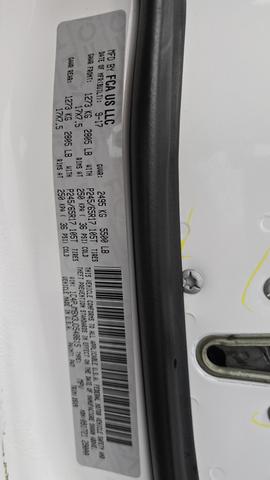 Photo of 2018 Bright White Clearcoat Jeep Cherokee