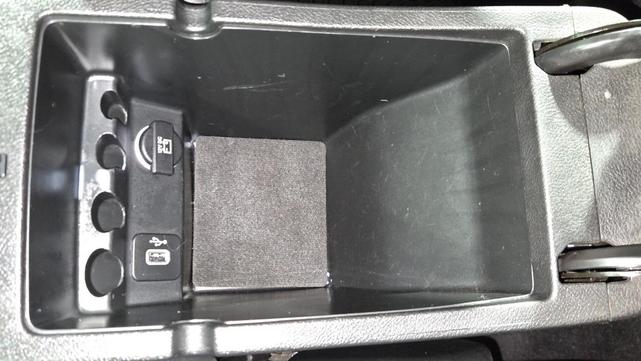 Photo of 2018 Bright White Clearcoat Jeep Cherokee