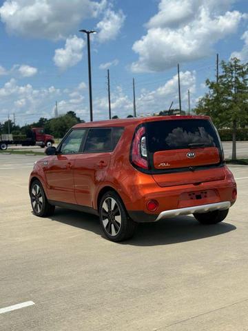 Photo of 2018 Wild Orange Kia Soul