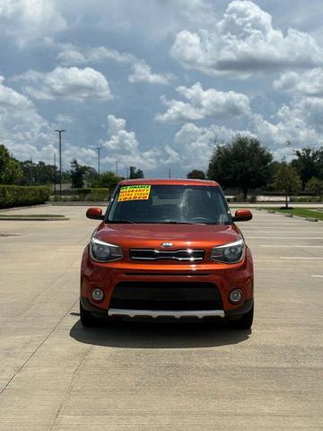 Photo of 2018 Wild Orange Kia Soul
