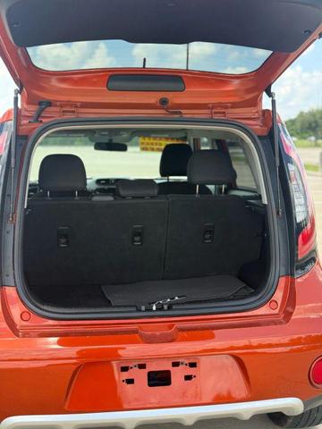 Photo of 2018 Wild Orange Kia Soul