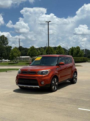 Photo of 2018 Wild Orange Kia Soul