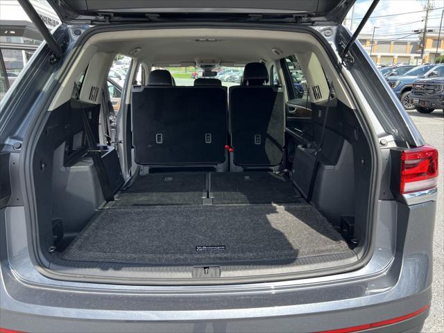 Photo of 2024 Platinum Gray Metallic Volkswagen Atlas