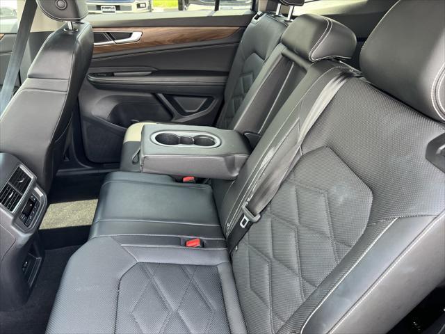 Photo of 2024 Platinum Gray Metallic Volkswagen Atlas