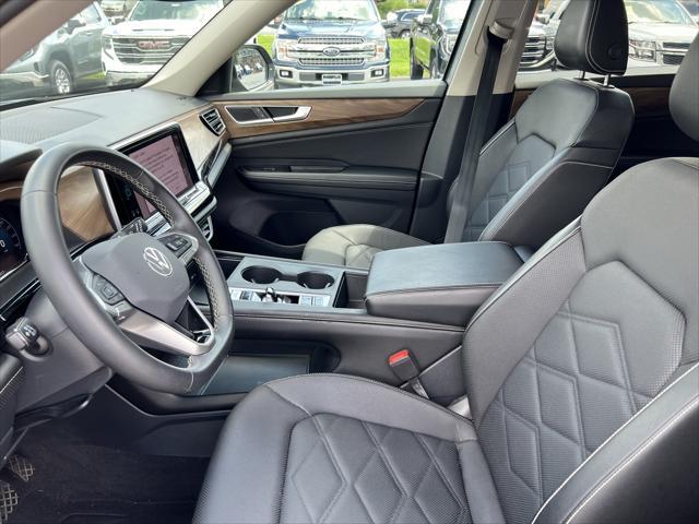 Photo of 2024 Platinum Gray Metallic Volkswagen Atlas