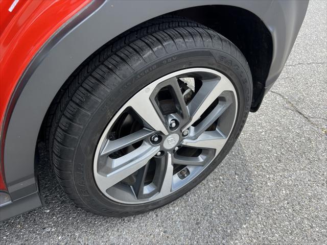 Photo of 2019 Sunset Orange Hyundai KONA