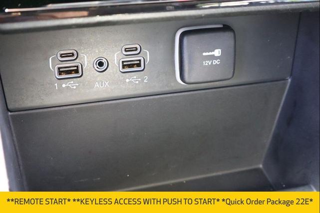 Photo of 2023 Diamond Black Crystal Pearlcoat Jeep Grand Cherokee