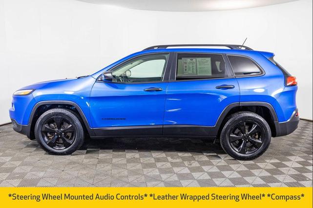 Photo of 2017 Hydro Blue Pearlcoat Jeep Cherokee