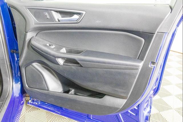 Photo of 2024 Atlas Blue Metallic Ford Edge