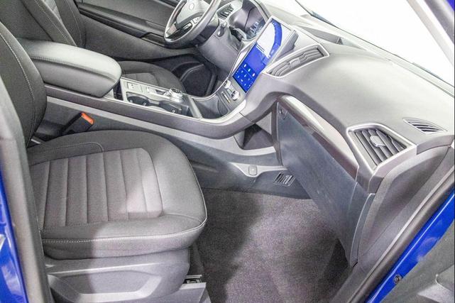 Photo of 2024 Atlas Blue Metallic Ford Edge