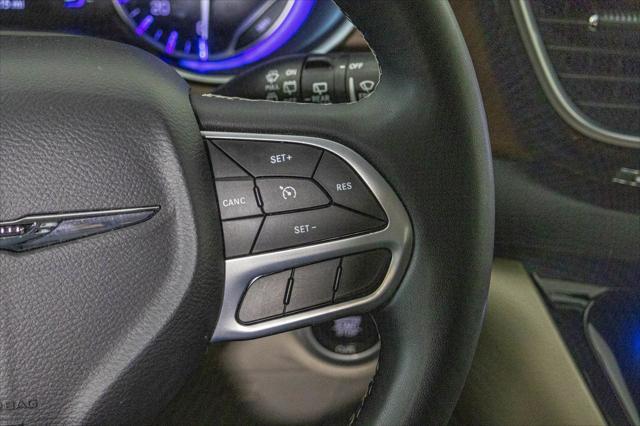 Photo of 2023 Brilliant Black Crystal Pearlcoat Chrysler Voyager