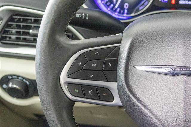 Photo of 2023 Brilliant Black Crystal Pearlcoat Chrysler Voyager