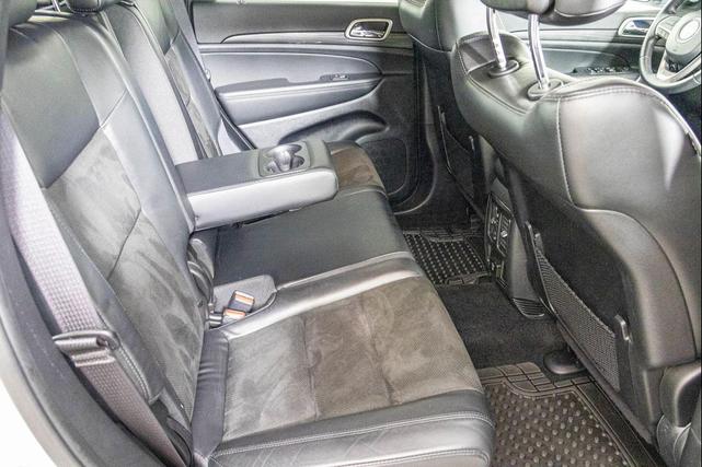 Photo of 2022 Bright White Clearcoat Jeep Grand Cherokee