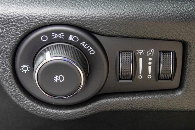 Photo of 2025 Red Hot Pearlcoat Chrysler Pacifica