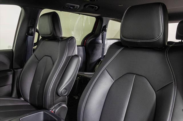 Photo of 2025 Red Hot Pearlcoat Chrysler Pacifica