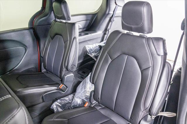 Photo of 2025 Red Hot Pearlcoat Chrysler Pacifica