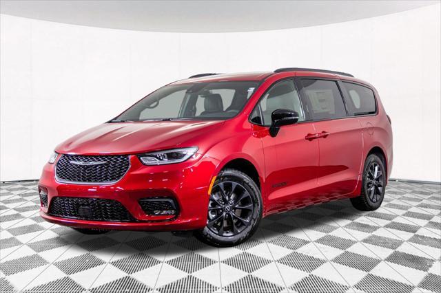 Photo of 2025 Red Hot Pearlcoat Chrysler Pacifica
