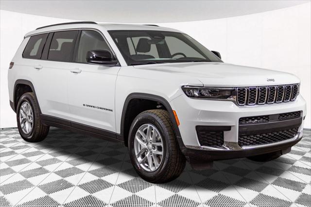 Photo of 2025 Bright White Clearcoat Jeep Grand Cherokee L