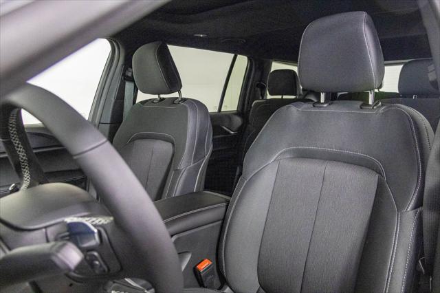 Photo of 2025 Bright White Clearcoat Jeep Grand Cherokee L