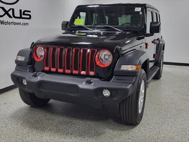 Photo of 2019 Black Clearcoat Jeep Wrangler Unlimited
