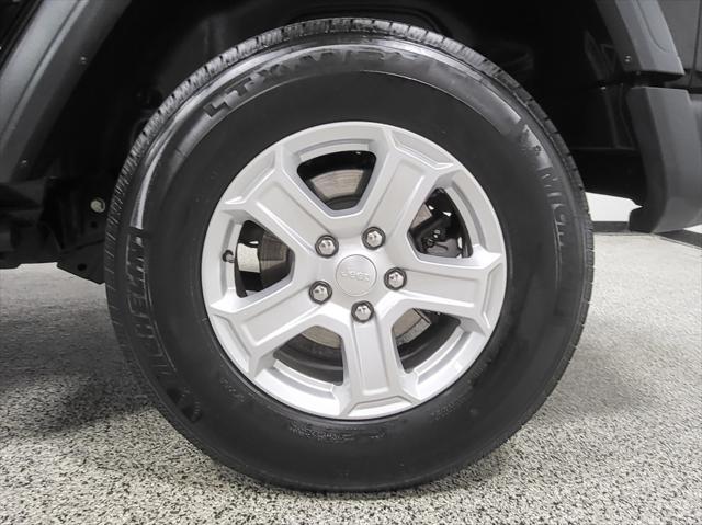Photo of 2019 Black Clearcoat Jeep Wrangler Unlimited