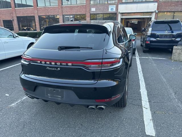 Photo of 2019 Black Porsche Macan