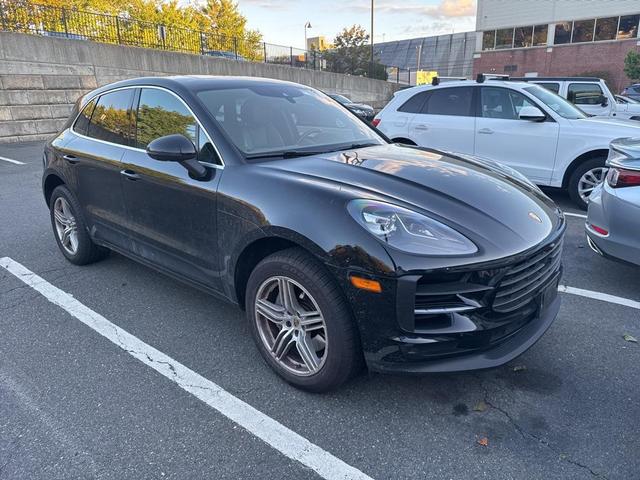 Photo of 2019 Black Porsche Macan