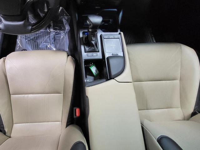 Photo of 2021 Nightfall Mica Lexus ES 300h