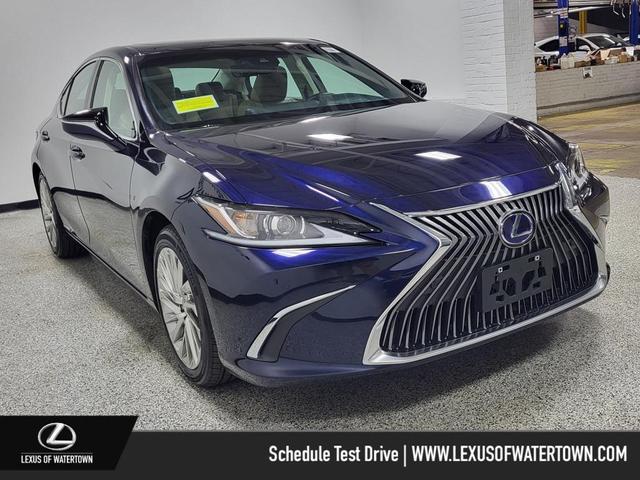 Photo of 2021 Nightfall Mica Lexus ES 300h