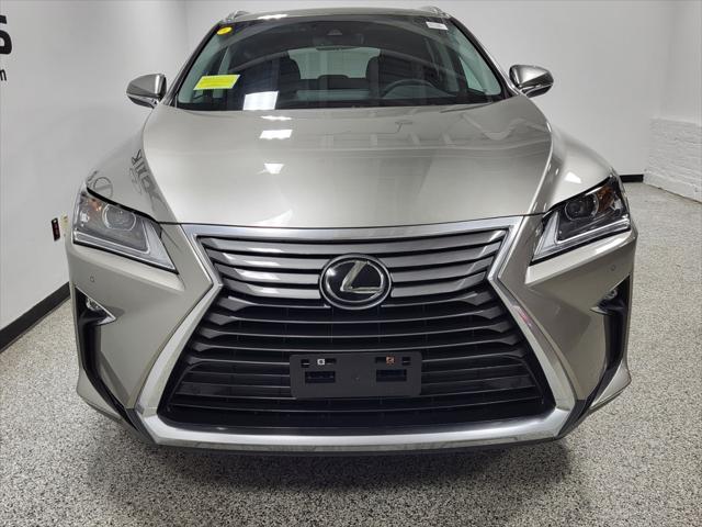 Photo of 2018 Atomic Silver Lexus RX 350