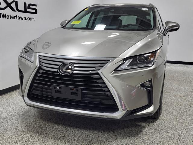 Photo of 2018 Atomic Silver Lexus RX 350