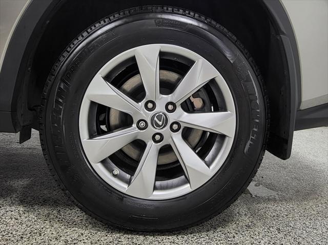 Photo of 2018 Atomic Silver Lexus RX 350