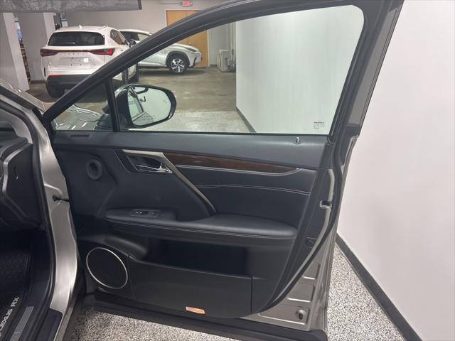 Photo of 2018 Atomic Silver Lexus RX 350
