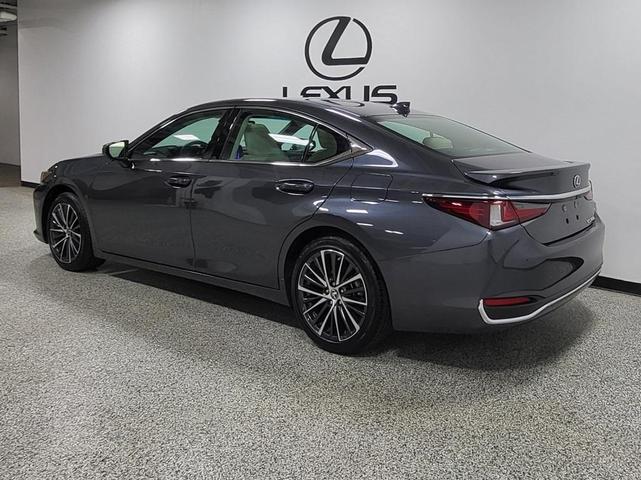 Photo of 2025 Cloudburst Gray Lexus ES 300h