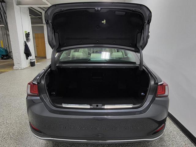 Photo of 2025 Cloudburst Gray Lexus ES 300h