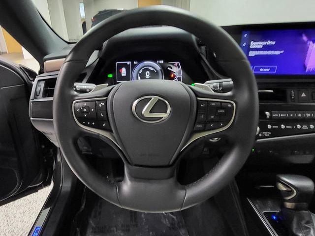 Photo of 2025 Cloudburst Gray Lexus ES 300h
