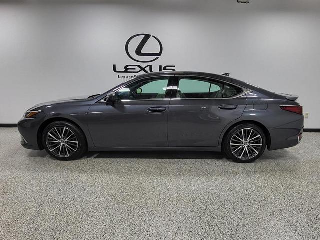 Photo of 2025 Cloudburst Gray Lexus ES 300h