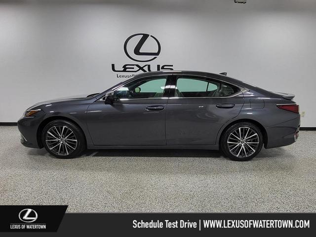 Photo of 2025 Cloudburst Gray Lexus ES 300h