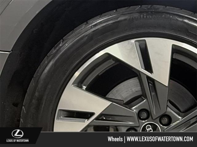 Photo of 2022 Gray Metallic Audi e-tron